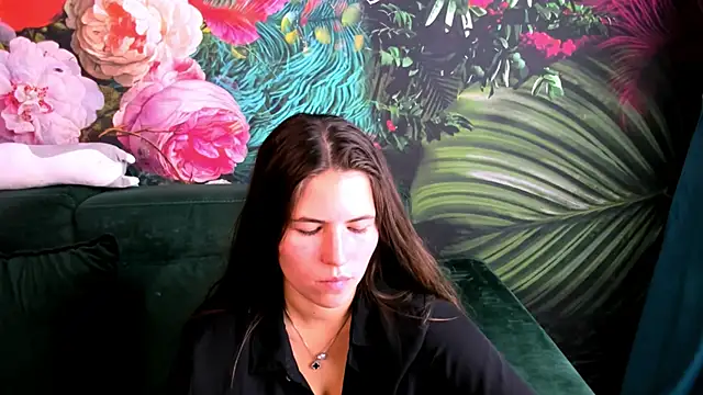 MiaMialani online show from September 9, 12:49 pm
