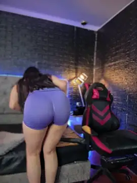 Paloma  LS online show from December 1, 8:00 pm