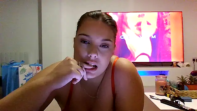 Krystal Tx online show from November 28, 6:55 pm