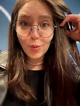 meow girl online show from February 22, 11:11 am