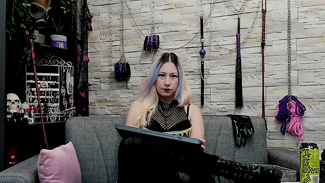 CruelMistress online show from December 18, 12:04 am