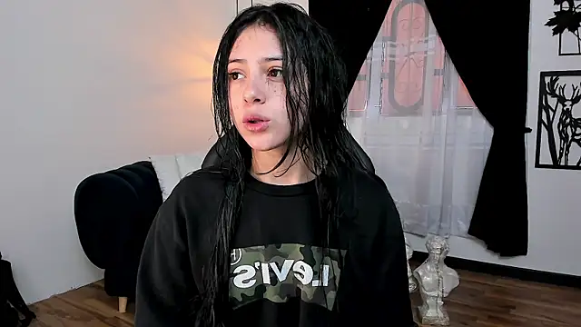 myeimmy 33 online show from September 20, 3:32 pm