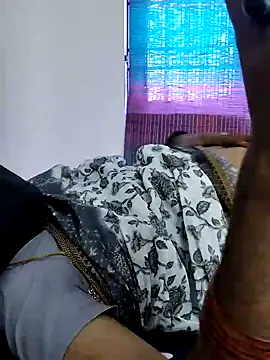 Snapshot of Tamilrojanew chatting on October 12, 10:17 am Tamilrojanew online show from October 12, 10:17 am