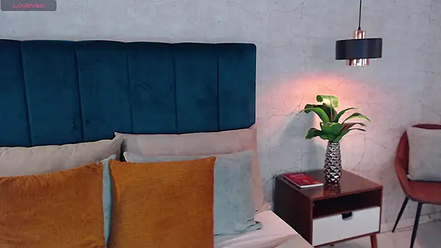 Snapshot of AdeleAndersonn chatting on October 31, 8:35 pm AdeleAndersonn online show from October 31, 8:35 pm