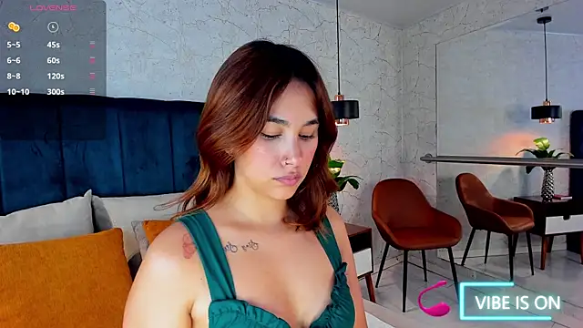 Snapshot of AdeleAndersonn chatting on September 30, 8:35 pm AdeleAndersonn online show from September 30, 8:35 pm