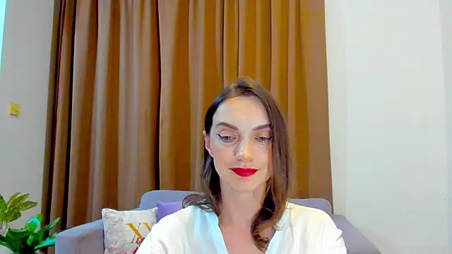 LovelyeeMia online show from October 18, 2:42 pm