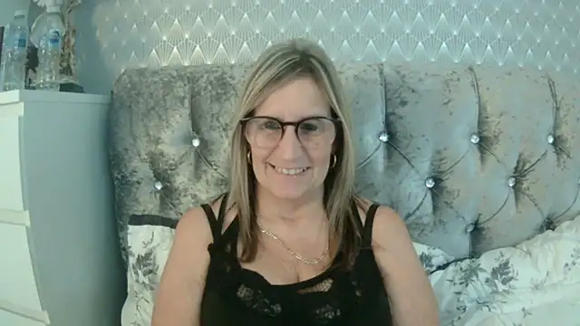 Additive Mature Linda online show from September 12, 5:42 pm