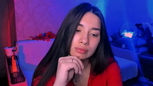 Swee Alicee online show from February 5, 6:00 pm