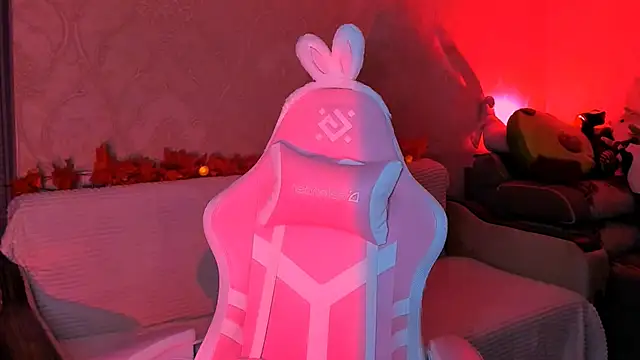 Swee Alicee online show from October 15, 8:11 pm