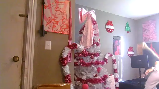 lexybabyxo online show from December 18, 2:00 pm