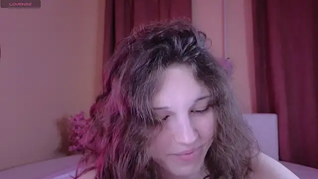 lea belle  online show from March 1, 7:13 pm