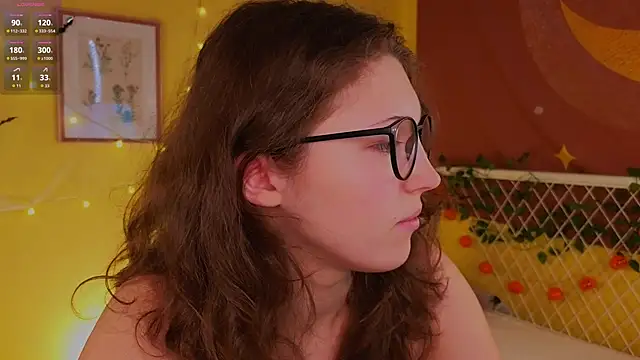 Snapshot of lea_belle_ chatting on October 30, 4:52 pm lea belle  online show from October 30, 4:52 pm