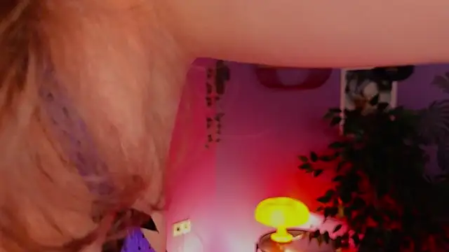 Snapshot of lea_belle_ chatting on September 26, 6:27 pm lea belle  online show from September 26, 6:27 pm