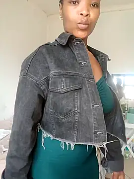 Snapshot of NunuBerry16 chatting on October 16, 12:41 pm NunuBerry16 online show from October 16, 12:41 pm