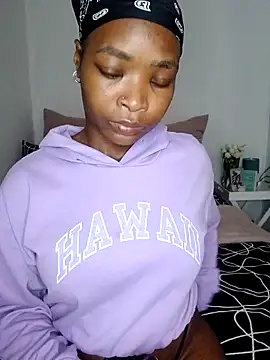 Snapshot of NunuBerry16 chatting on October 1, 11:26 am NunuBerry16 online show from October 1, 11:26 am