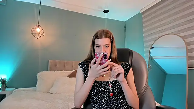 Snapshot of Nora_Vennucci chatting on October 18, 7:59 pm Nora Vennucci online show from October 18, 7:59 pm