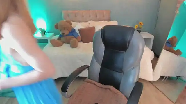 Snapshot of Nora_Vennucci chatting on September 24, 8:41 pm Nora Vennucci online show from September 24, 8:41 pm