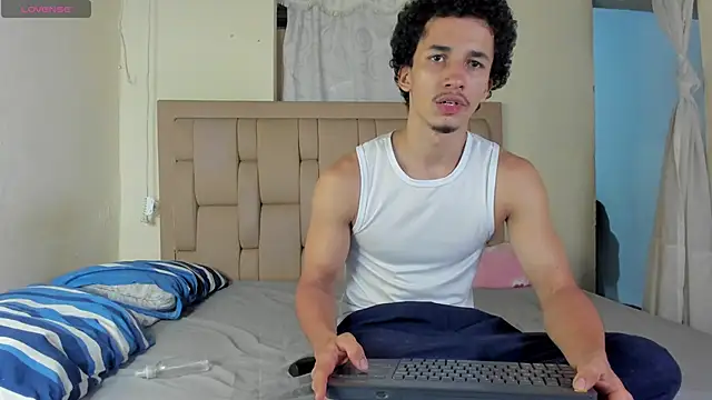 Snapshot of stepcouple_XXX chatting on September 28, 10:15 pm stepcouple XXX online show from September 28, 10:15 pm