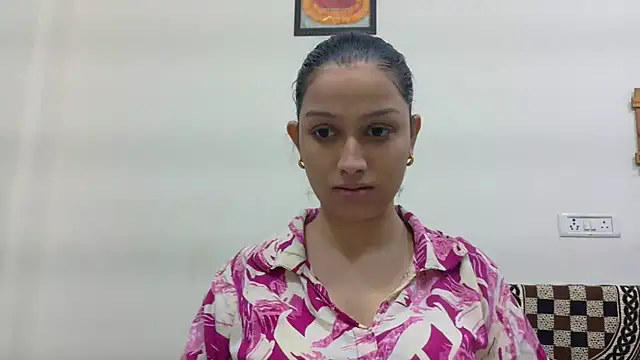 Aleena Rai online show from October 7, 7:18 pm