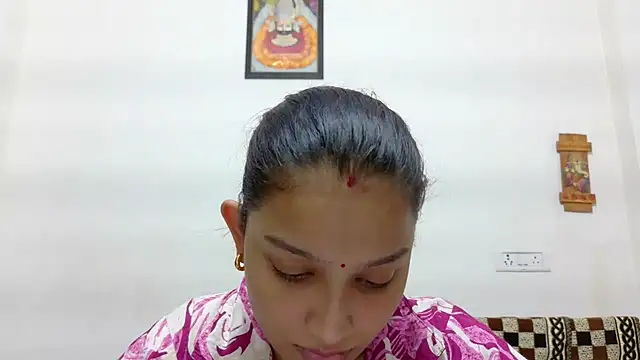 Aleena Rai online show from October 6, 6:56 pm