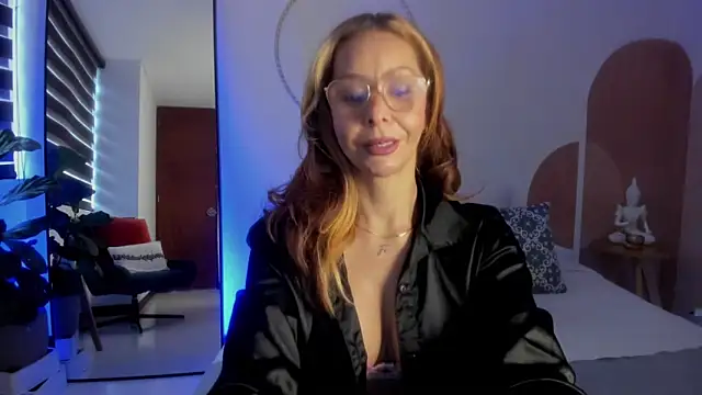 AvaCollinss online show from April 4, 12:59 pm