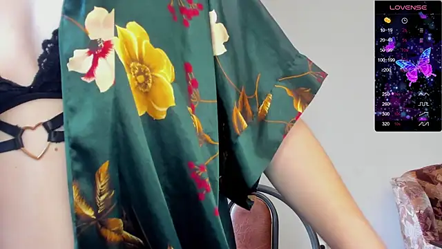 Sabrina Lavv online show from October 31, 7:01 am