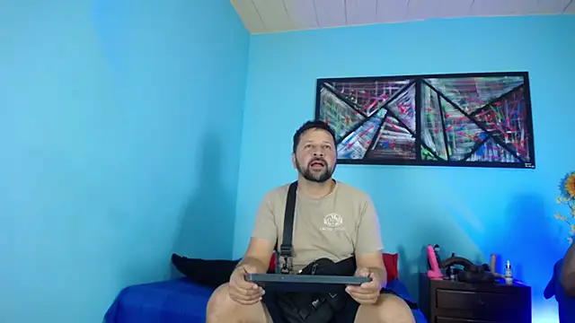 Snapshot of Iivana_19 chatting on October 21, 4:44 pm Iivana 19 online show from October 21, 4:44 pm