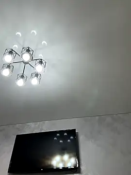 Snapshot of viviandaimond1 chatting on October 17, 4:21 pm viviandaimond1 online show from October 17, 4:21 pm