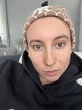 Snapshot of viviandaimond1 chatting on October 2, 9:47 am viviandaimond1 online show from October 2, 9:47 am