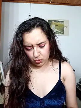 Snapshot of Emi_chik chatting on October 22, 10:53 am Emi chik online show from October 22, 10:53 am