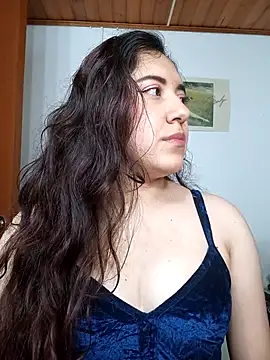 Snapshot of Emi_chik chatting on October 29, 11:36 am Emi chik online show from October 29, 11:36 am