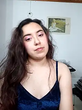 Snapshot of Emi_chik chatting on October 15, 10:51 am Emi chik online show from October 15, 10:51 am