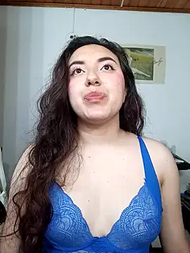 Snapshot of Emi_chik chatting on September 20, 10:35 am Emi chik online show from September 20, 10:35 am