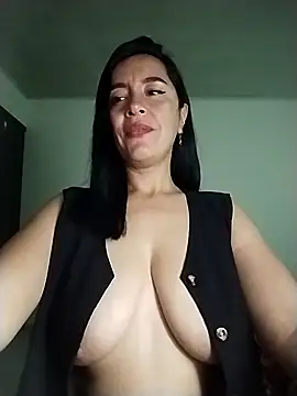 hailey85 online show from April 5, 10:53 pm