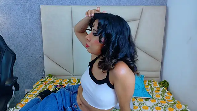 Snapshot of Akane_Uwu chatting on October 27, 4:35 pm Akane Uwu online show from October 27, 4:35 pm