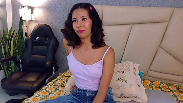 Snapshot of Akane_Uwu chatting on October 28, 4:46 pm Akane Uwu online show from October 28, 4:46 pm