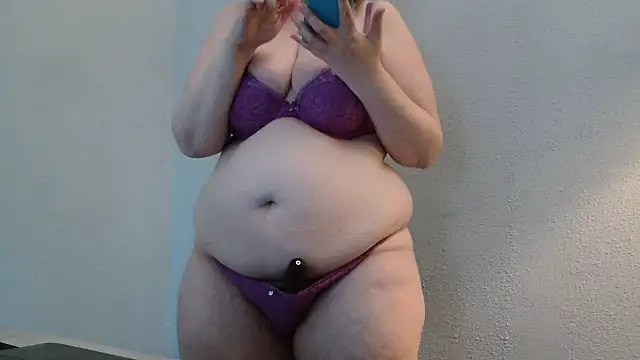 Snapshot of desiree1981 chatting on October 1, 3:06 pm desiree1981 online show from October 1, 3:06 pm