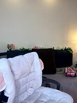 Hannah williams1 online show from January 7, 9:40 pm