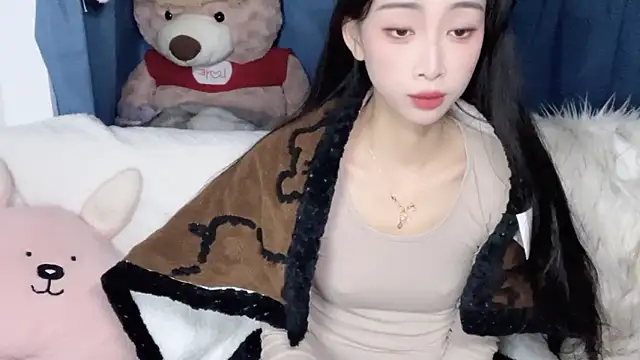 Lili-2 online show from February 3, 2:00 pm