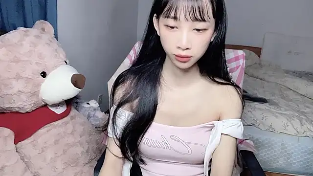 Snapshot of Lili-2 chatting on September 30, 2:55 pm Lili-2 online show from September 30, 2:55 pm