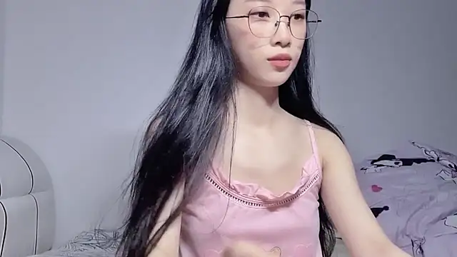 Lili-2 online show from May 14, 1:39 pm