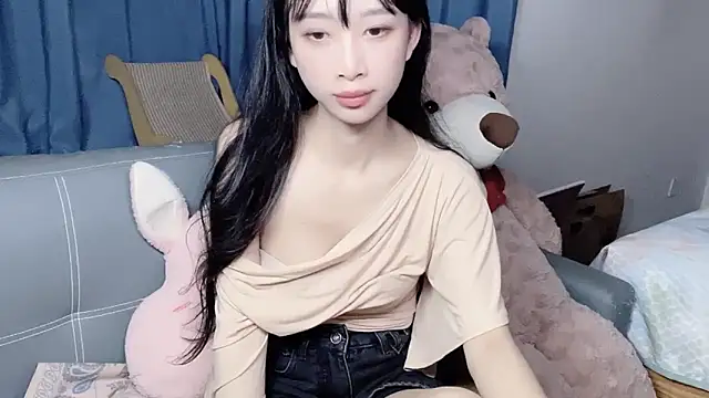 Snapshot of Lili-2 chatting on October 14, 2:08 pm Lili-2 online show from October 14, 2:08 pm