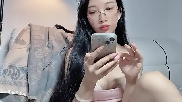 Lili-2 online show from May 11, 4:04 pm
