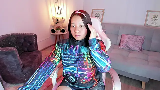 Jhiinny Brownn online show from October 24, 3:13 am