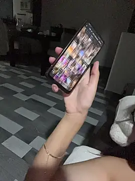 AleFantasy0001 online show from March 12, 5:32 am