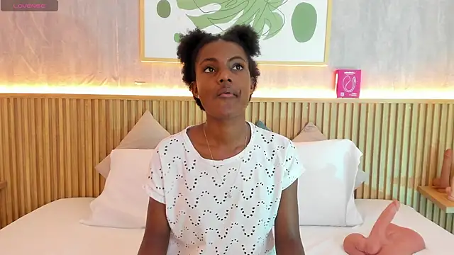 Snapshot of kenya_stone_1 chatting on October 30, 7:37 pm kenya stone 1 online show from October 30, 7:37 pm