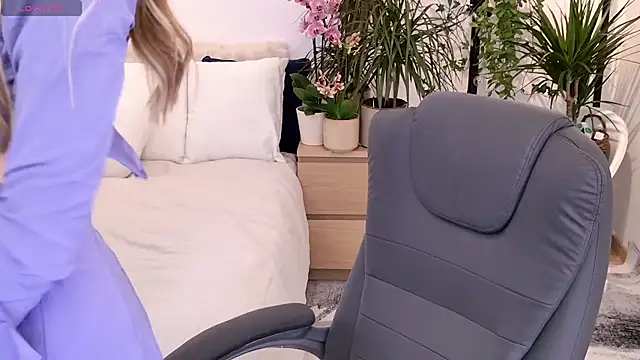 Sophie Enzo online show from November 3, 11:47 am