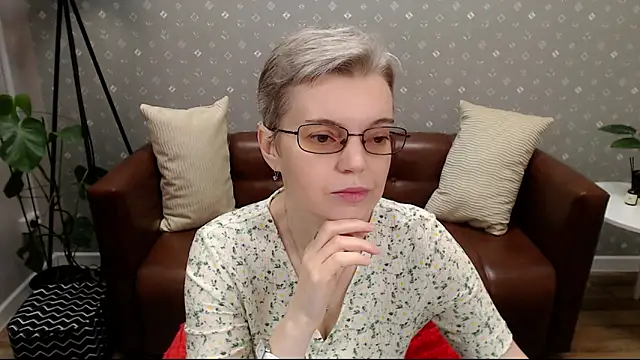 Snapshot of Cutie_Erikaa1 chatting on September 25, 2:21 am Cutie Erikaa1 online show from September 25, 2:21 am