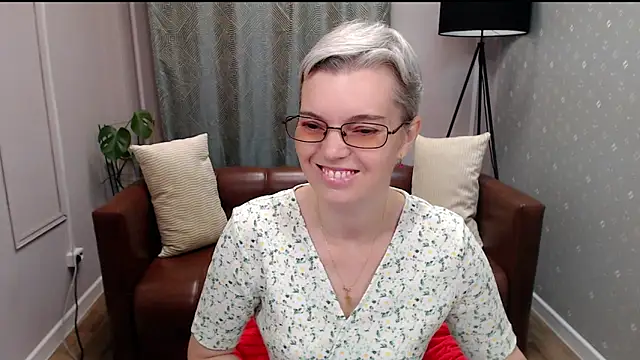 Snapshot of Cutie_Erikaa1 chatting on October 18, 2:36 am Cutie Erikaa1 online show from October 18, 2:36 am