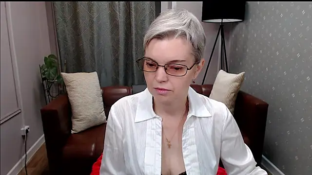 Snapshot of Cutie_Erikaa1 chatting on October 23, 2:28 am Cutie Erikaa1 online show from October 23, 2:28 am